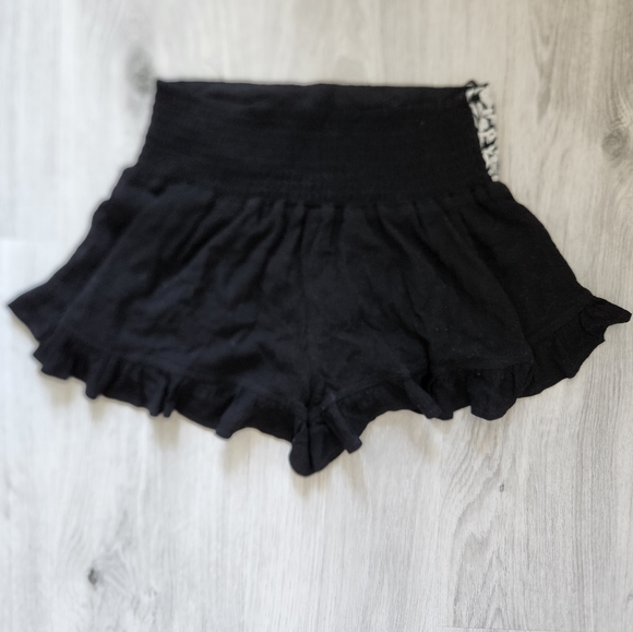 LF store shorts - Picture 3 of 5